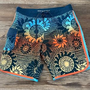Billabong Airlite board shorts 30